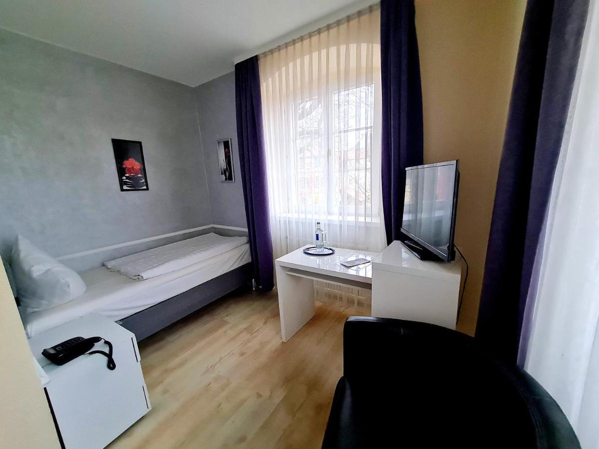 Hotel Am Schloss Алцай Екстериор снимка