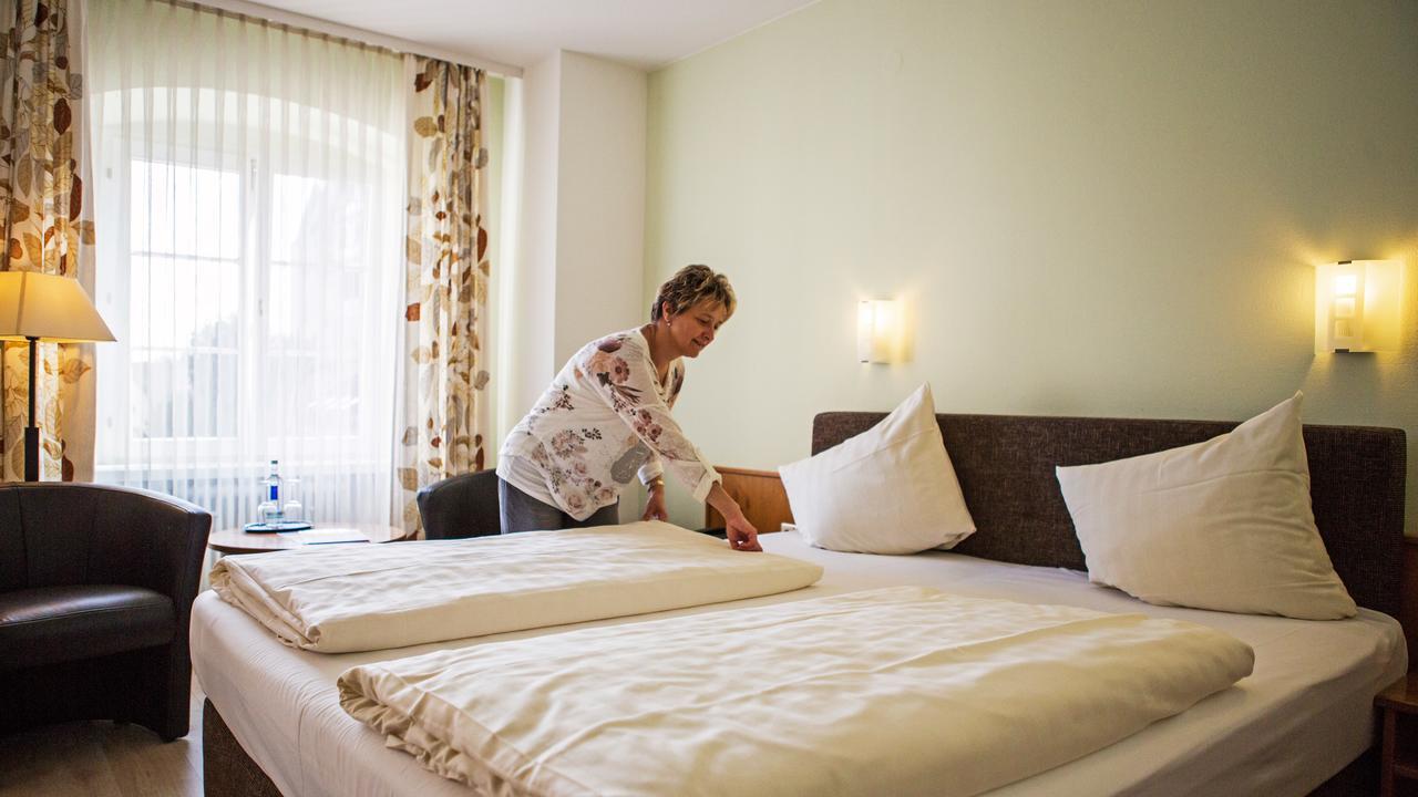 Hotel Am Schloss Алцай Екстериор снимка